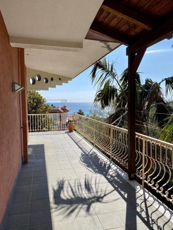 Casa Vacanze Eden Aci Castello Exteriér fotografie